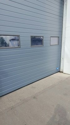 gerepareerde overhead deur